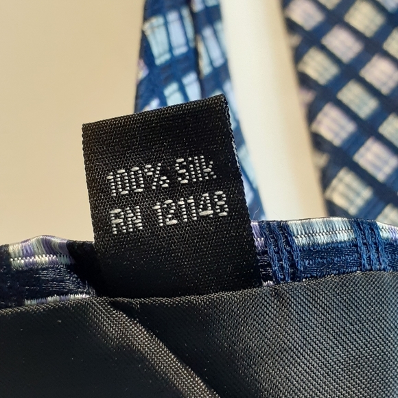 Micheal Kors Silk Geometric Diagonal Grid Necktie - Picture 3 of 6